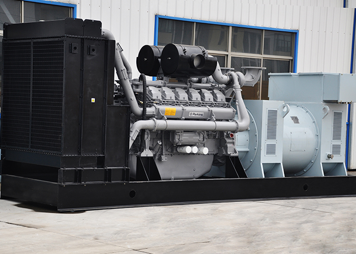 珀金斯-700KW